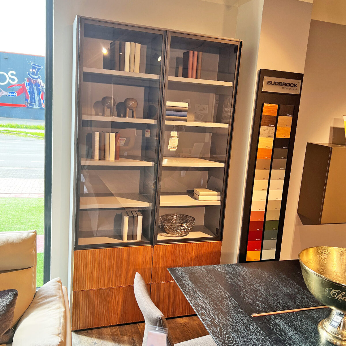 Novamobili Vitrine LIVING SYSTEM – sofort verfügbar!
