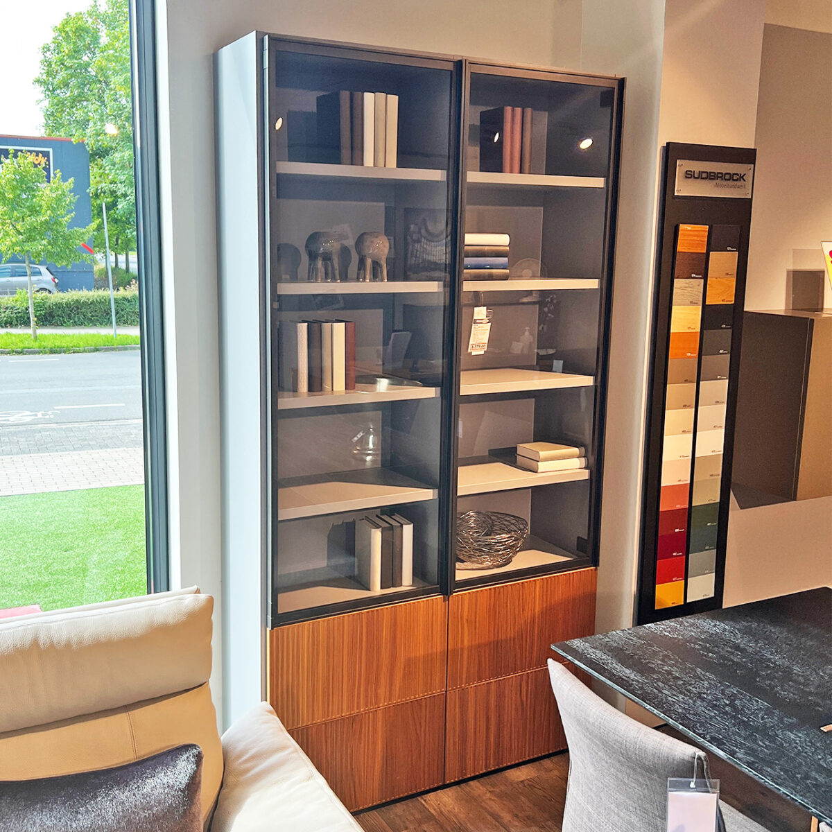 Novamobili Vitrine LIVING SYSTEM – sofort verfügbar!