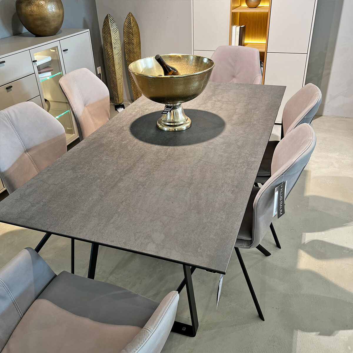 Esstisch KLUBRAUM-DESIGN Magic – sofort verfügbar!