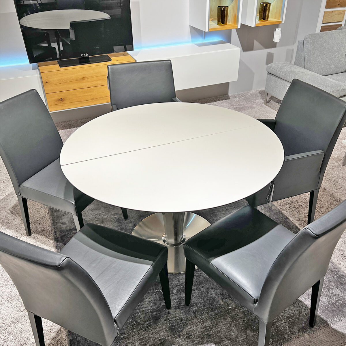 Esstisch KLUBRAUM-DESIGN – sofort verfügbar!