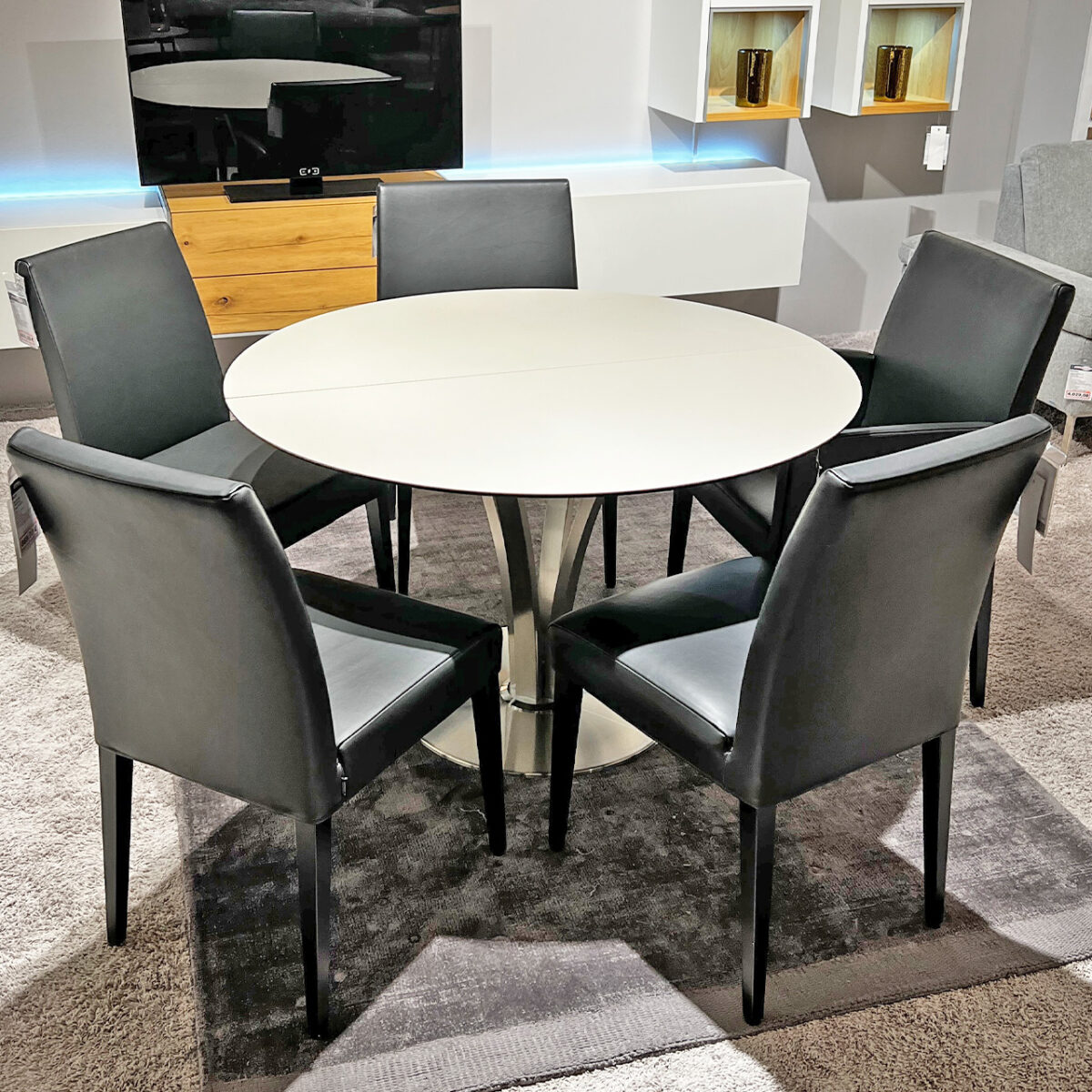 Esstisch KLUBRAUM-DESIGN – sofort verfügbar!