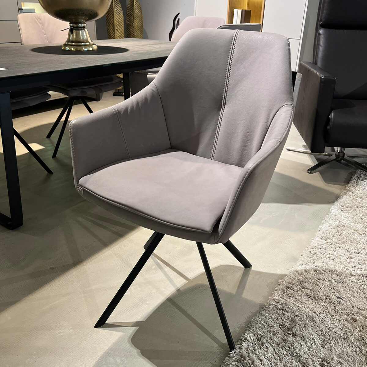 KLUBRAUM-DESIGN Stuhl GENEVE – sofort verfügbar!