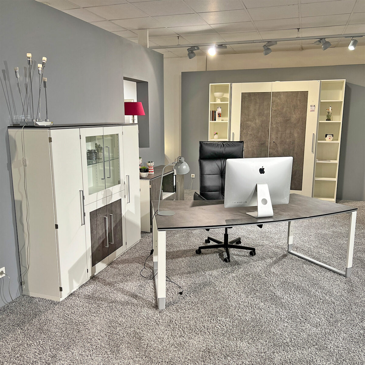 Röhr Bush Büro TL 1345 – sofort verfügbar!