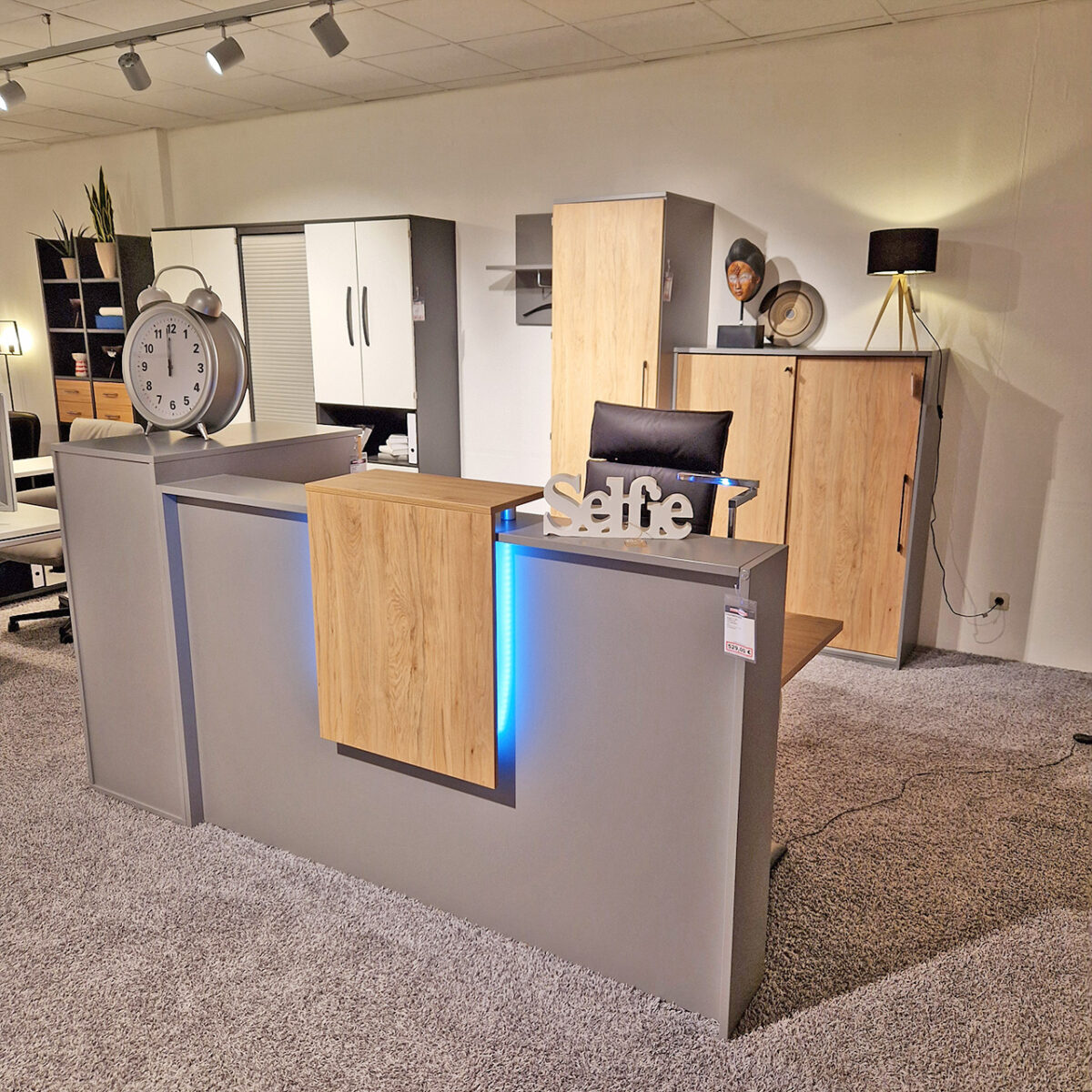 Röhr Bush Büro TL 2491 – sofort verfügbar!