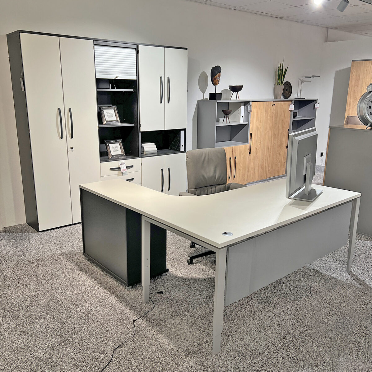 Röhr Bush Büro TL 2491 – sofort verfügbar!