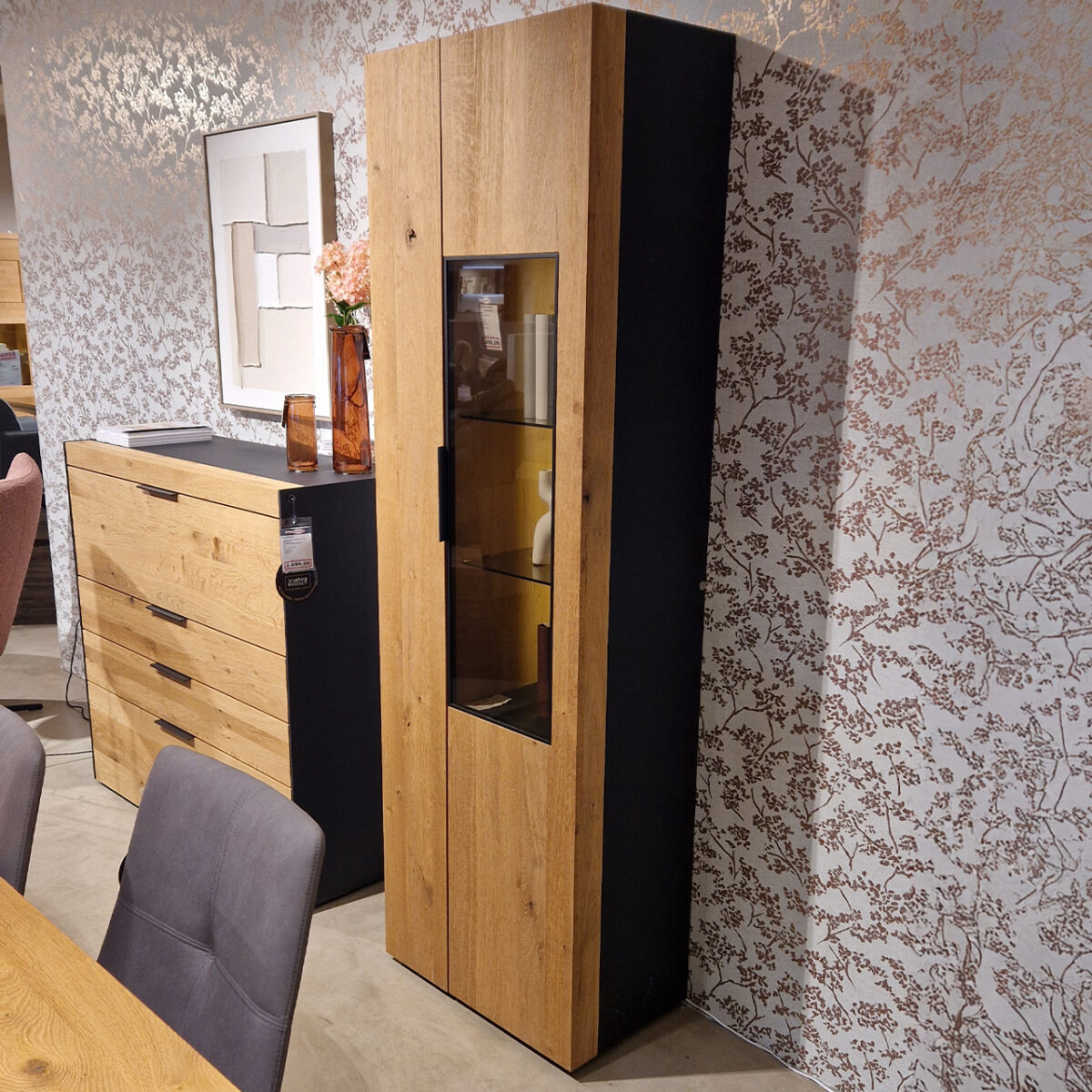 SCHÖNER WOHNEN-Kollektion Vitrine YORIS – sofort verfügbar!