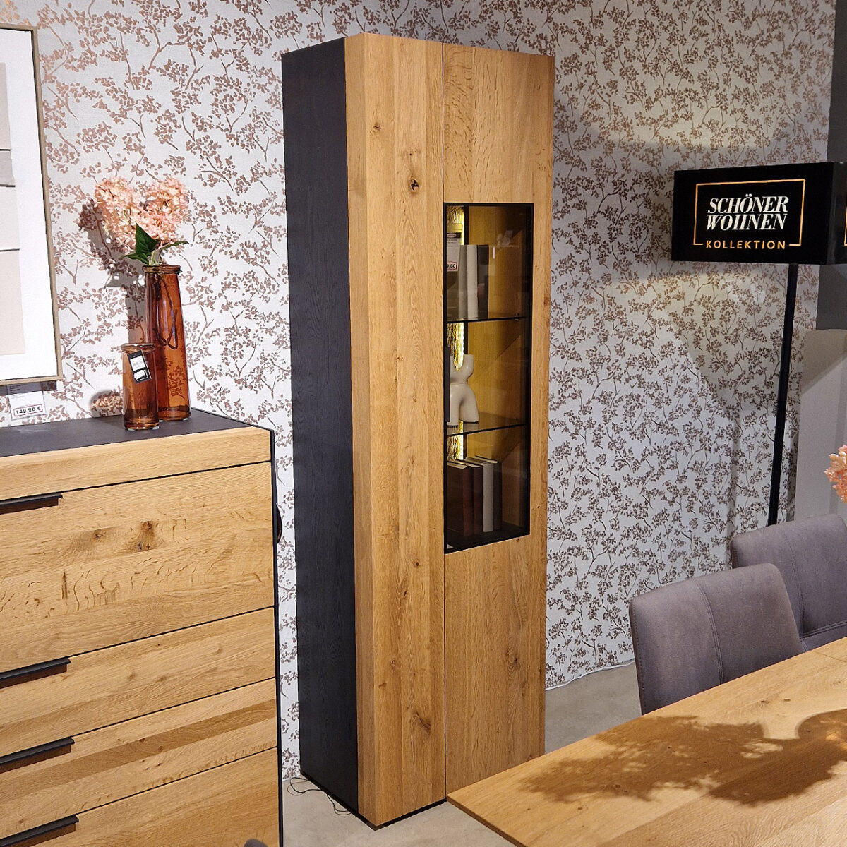 SCHÖNER WOHNEN-Kollektion Vitrine YORIS – sofort verfügbar!