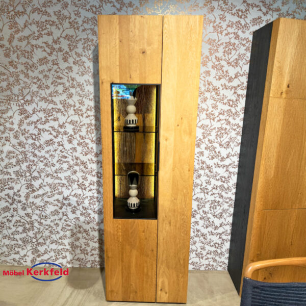 SCHÖNER WOHNEN-Kollektion Vitrine YORIS – sofort verfügbar!