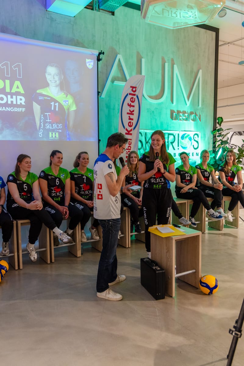 Saisoneröffnung 2025/26 bei Möbel Kerkfeld – Ein Abend voller Emotionen und Vorfreude 16 skurios Volleys Borken Saisoneröffnung 2025/26 bei Möbel Kerkfeld in Borken