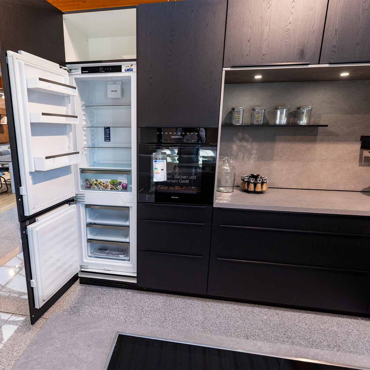 nobilia Küche Structura 403 - sofort verfügbar! 5 nobilia Küche Structura 403 - sofort verfügbar! Kühlschrank nobilia Küche Structura 403