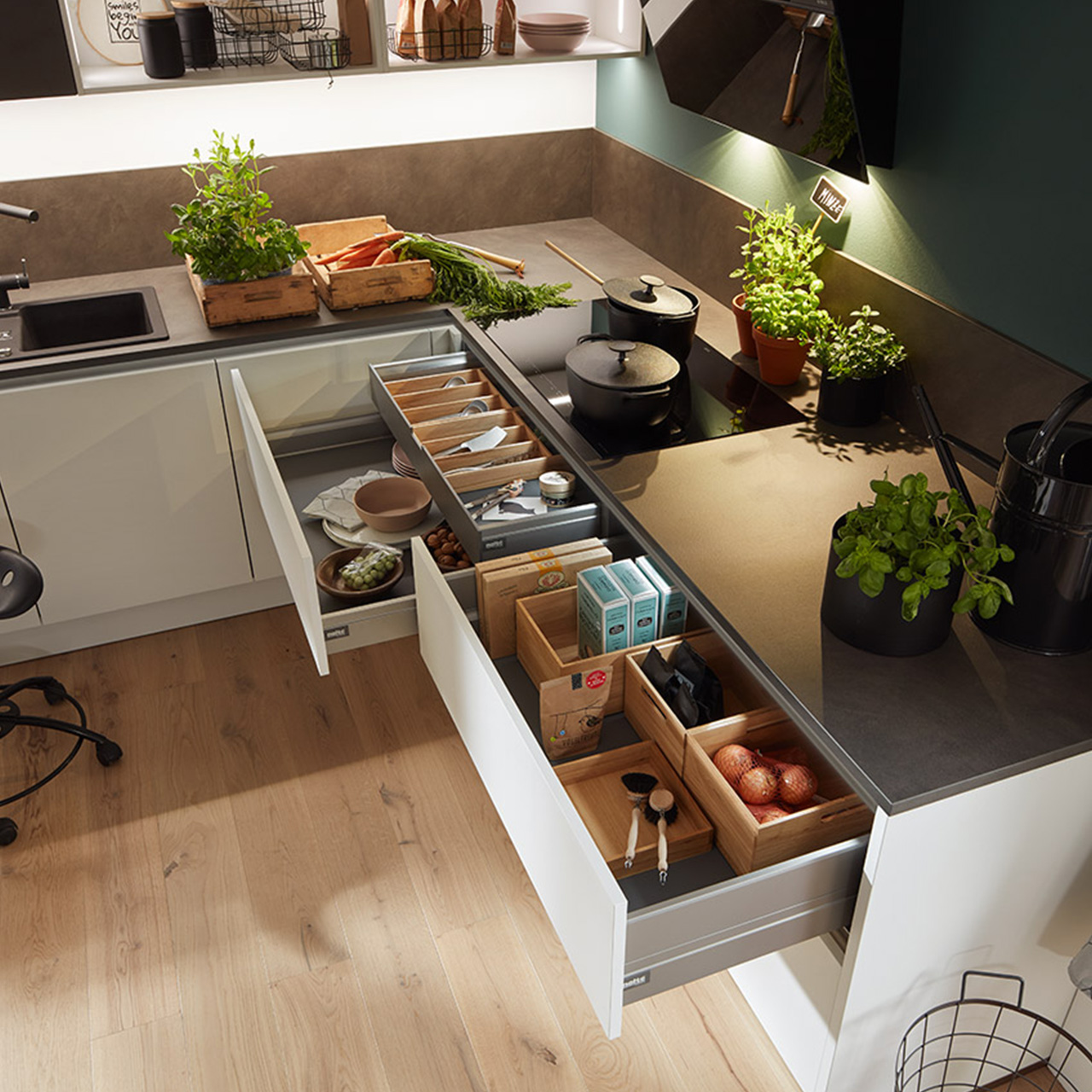 Nolte Küche PERFECT PLUS Weiß softmatt - LUCCA Zement Anthrazit 2 Nolte Küche PERFECT PLUS Weiß softmatt - LUCCA Zement Anthrazit – Bild 2